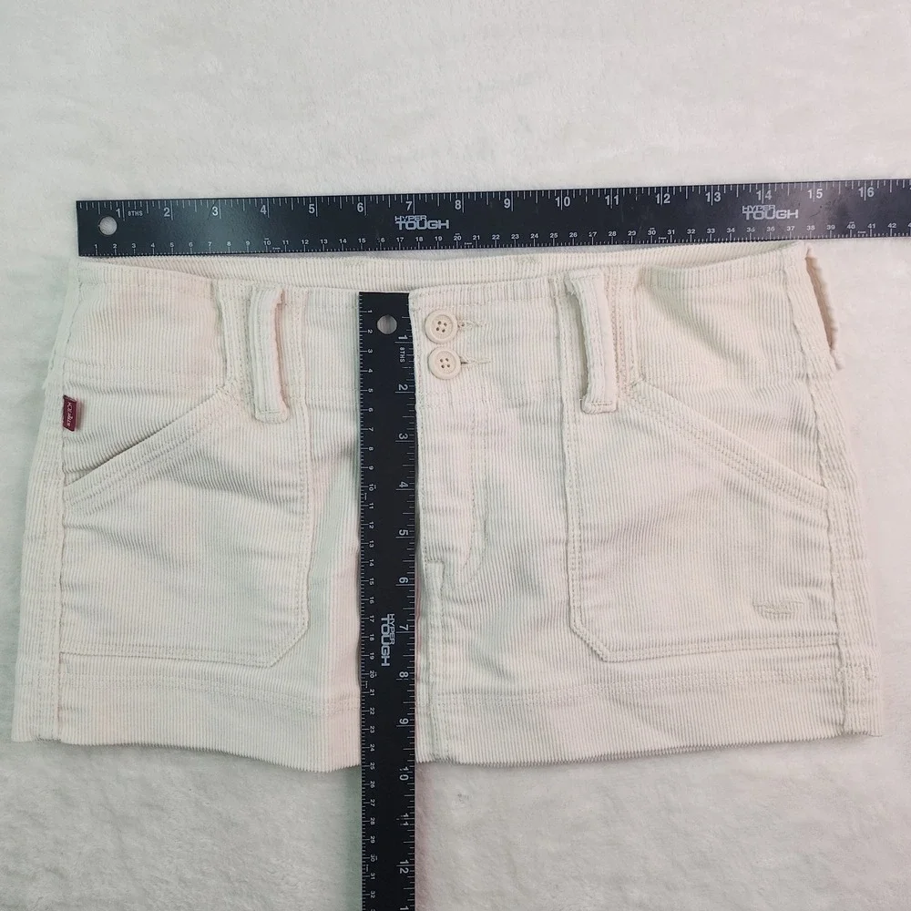 Vintage Y2K Hollister Cream Corduroy Micro Mini Skirt Size 0 W29 Ultra Low Rise